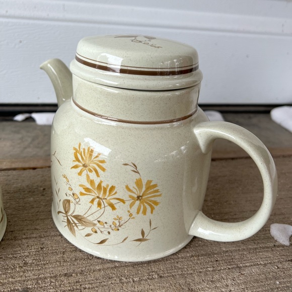ROYAL DOULTON Sandsprite Tea Pot and Pitcher 1975 Lambethware Set Of 2 - Picture 3 of 7